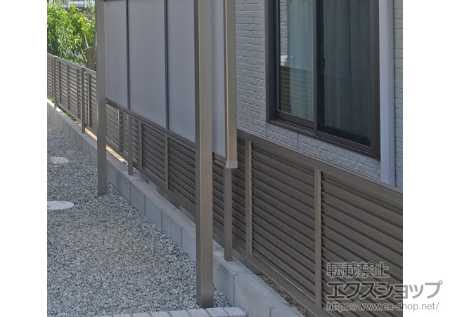 京都府精華町のLIXIL リクシル(新日軽)のフェンス・柵 エクジスフェンスR5型 自在柱式 施工例