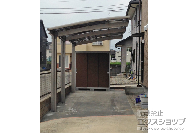 栃木県那須塩原市のLIXIL リクシル（トステム）のカーポート カーブポートシグマIII 延長 積雪〜20cm対応＋着脱式サポート柱 ロング柱23用 1本入 施工例