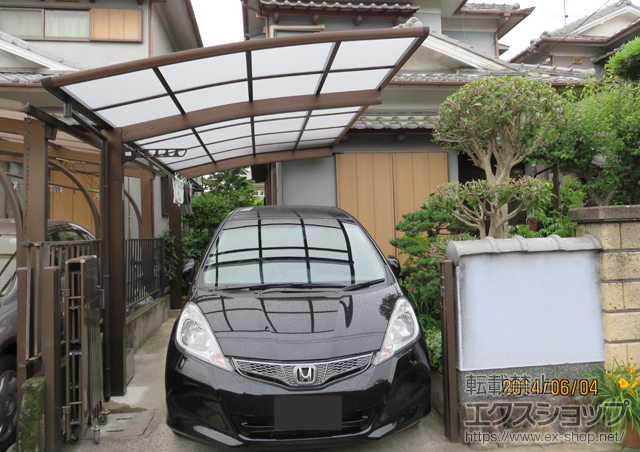 奈良県橿原市ののカーポート プレシオスポート 積雪〜20cm対応＋収納式物干しセット2型 2本入り 施工例