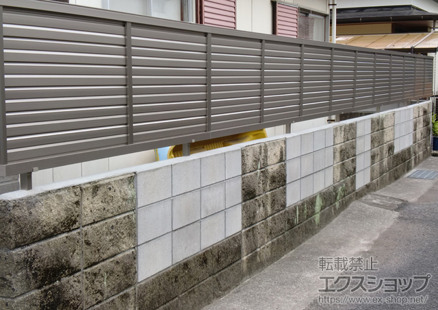 長崎県長崎市のLIXIL リクシル(新日軽)のフェンス・柵 セレビューフェンス R5型 自在柱式・2段柱施工 施工例