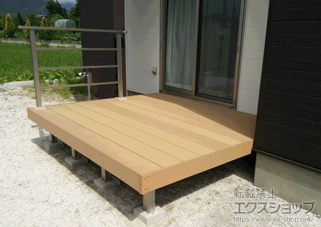 長野県大町市のLIXIL リクシル（トステム）のウッドデッキ レストステージ 幕板納まり＋モダンデッキフェンス 施工例