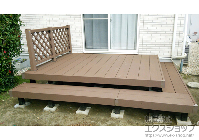 宮城県名取市ののウッドデッキ リウッドデッキ 200+段床（片側面・正面） 1段+リウッドデッキフェンス2型<ラチス格子> 施工例