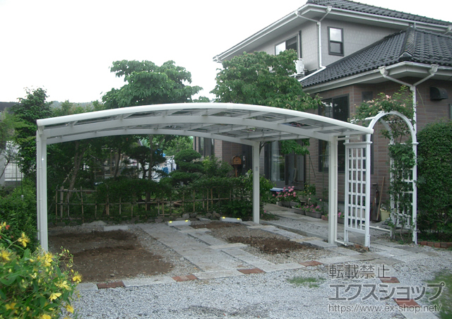 埼玉県入間郡毛呂山町のLIXIL リクシル（トステム）のカーポート カーブポートシグマIII ワイド 積雪〜20cm対応 施工例