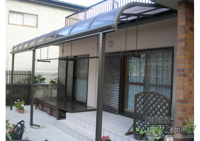 福島県二本松市のLIXIL リクシル（トステム）の パワーアルファ RA型 積雪50cm対応 テラスタイプ 連棟＋吊り下げ物干し 施工例