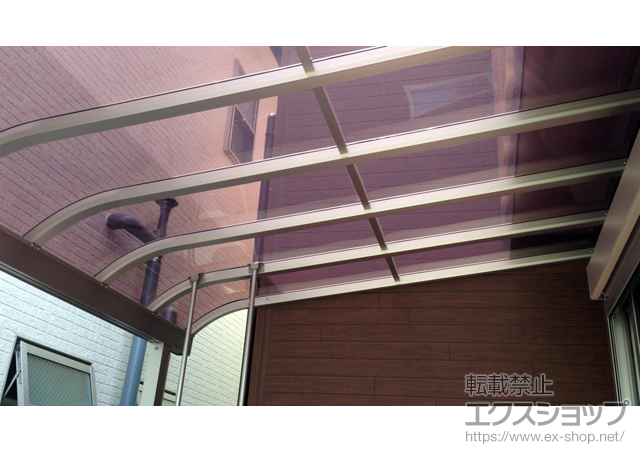 大阪府堺市ののテラス屋根 ヴェクターテラス R型 テラスタイプ 単体 積雪〜20cm対応＋吊下げ物干し ロング 2本入 施工例