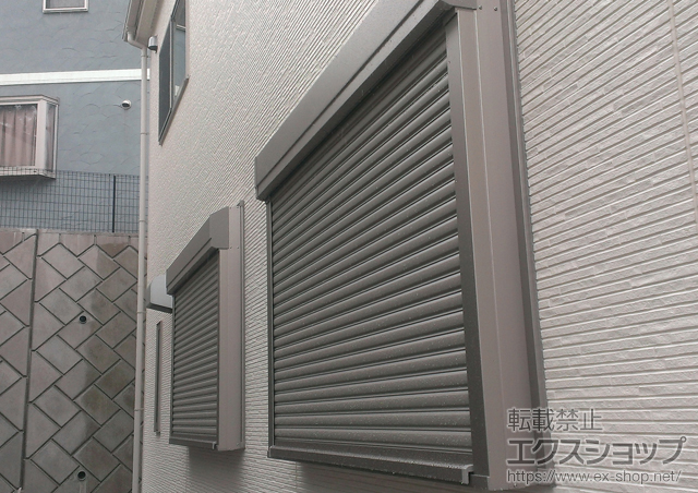 神奈川県横浜市のLIXIL リクシル（トステム）の窓シャッター リフォームシャッター イタリヤ 手動式 施工例