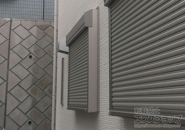 神奈川県横浜市のLIXIL リクシル（トステム）の窓シャッター リフォームシャッター イタリヤ 手動式 施工例