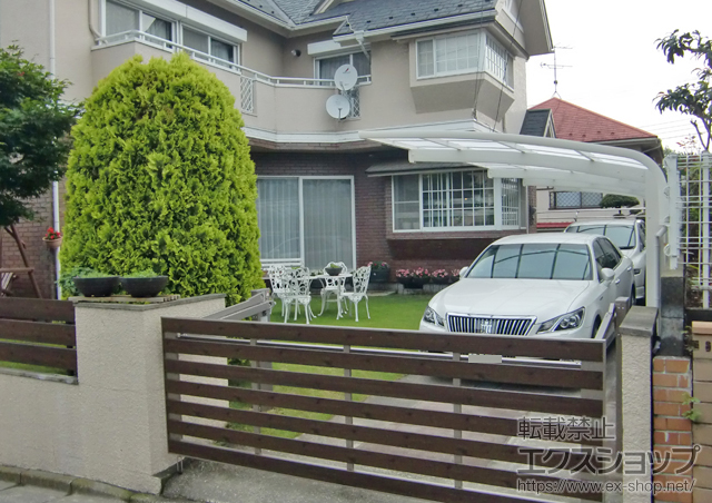 東京都八王子市ののカーポート レイナキャップポートグラン 縦連棟 積雪〜20cm対応＋着脱式サポート 標準・ハイルーフ兼用 施工例