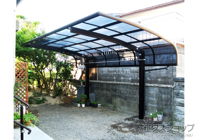 福島県伊達郡桑折町ののカーポート レイナキャップポートグラン 積雪〜20cm対応+水平式物干し(カーポート柱用) 2本入り 施工例