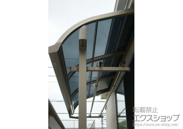 東京都町田市のLIXIL リクシル（トステム）のバルコニー・ベランダ屋根 ライザーテラスII R型 1500 屋根タイプ 単体 積雪〜50cm対応 施工例