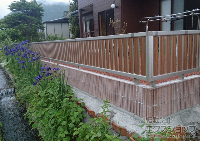 長野県上田市ののフェンス・柵 ルシアスフェンスF03型 間仕切柱 施工例