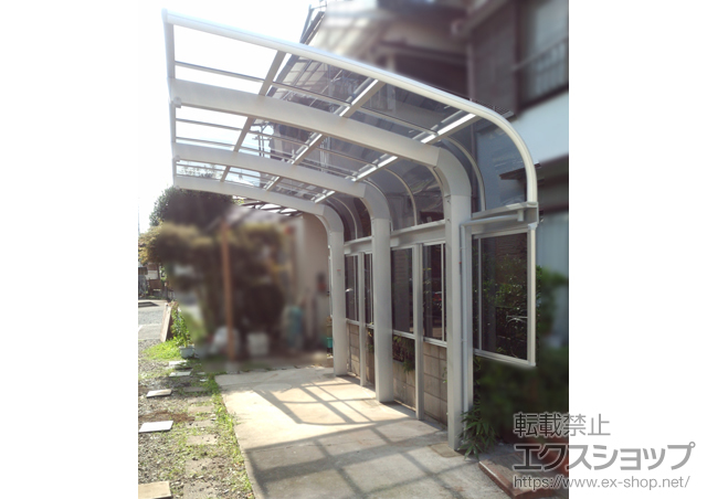 東京都武蔵村山市のLIXIL リクシル（トステム）のカーポート テールポートシグマIII 1500 積雪〜50cm対応＋サイドパネル＋着脱式サポート ロング柱23用 1本入 施工例