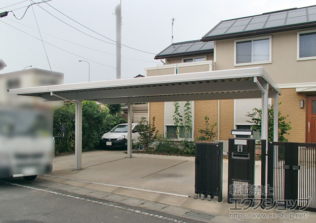 群馬県太田市のLIXIL リクシル（トステム）のカーポート テリオスポートIII 3000 2台用 間口延長 角柱4本仕様 積雪〜100cm対応 施工例