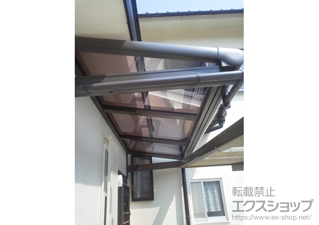 三重県名張市のLIXIL リクシル（トステム）のバルコニー・ベランダ屋根 パワーアルファ F型 ルーフタイプ 単体 積雪〜30cm対応 施工例