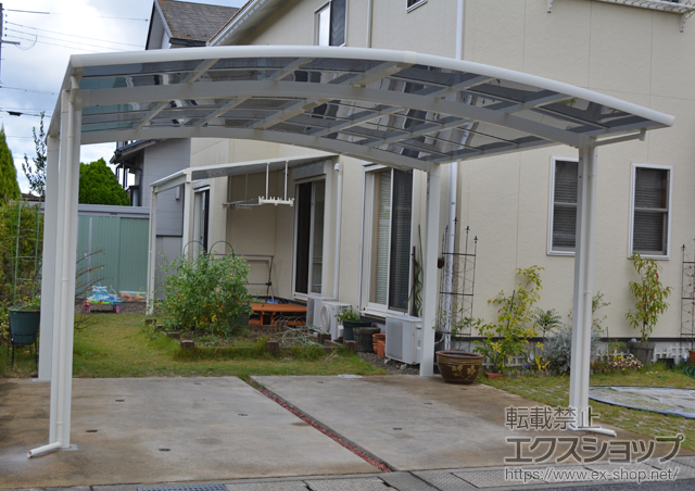 京都府福知山市のLIXIL リクシル（トステム）のカーポート カーブポートシグマIII ワイド 積雪〜20cm対応 施工例