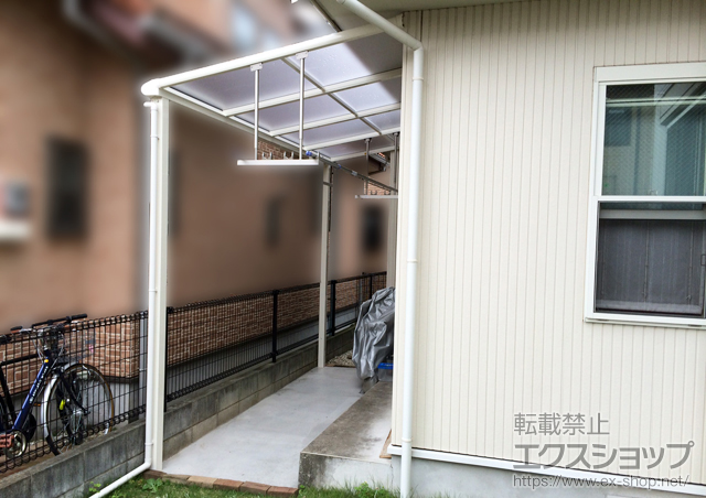 東京都あきる野市ののテラス屋根 ヴェクターテラス F型 テラスタイプ 単体 積雪〜20cm対応+吊り下げ式物干し ロング 2本入り 施工例