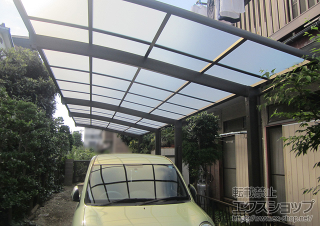 神奈川県川崎市のLIXIL リクシル（トステム）のカーポート カーブポートシグマIII 縦連棟 積雪〜20cm対応+着脱式サポート（1本入り） 施工例