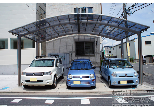 埼玉県さいたま市のLIXIL リクシル（トステム）のカーポート リベルポートシグマIII 3台用 積雪〜20cm対応 施工例