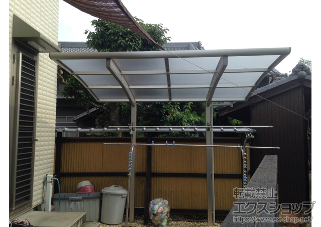 奈良県高市郡高取町ののサイクルポート・駐輪場 レイナポートグランミニ 積雪〜20cm対応+水平式物干し（テラス柱用）標準 2本入り 施工例