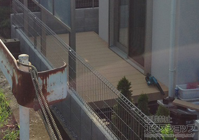 埼玉県さいたま市ののテラス屋根 ヴェクターテラス F型 テラスタイプ 単体 積雪〜20cm対応+前面パネル 柱標準 施工例