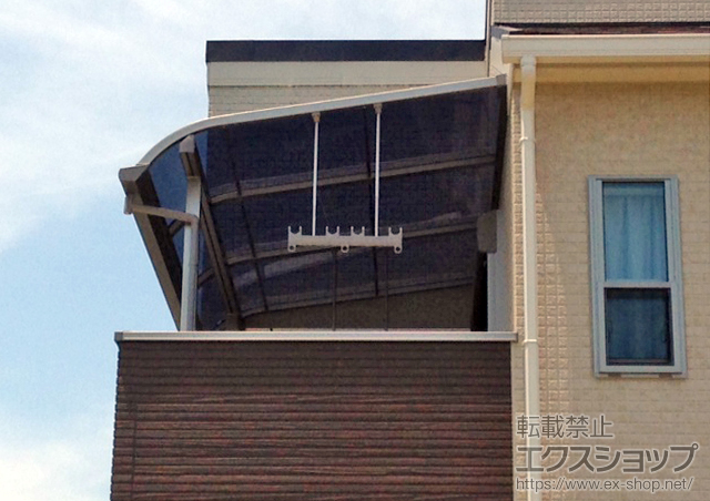 大阪府貝塚市のLIXIL リクシル（トステム）のバルコニー・ベランダ屋根 ライザーテラスII R型 屋根タイプ 単体 積雪〜20cm対応 施工例