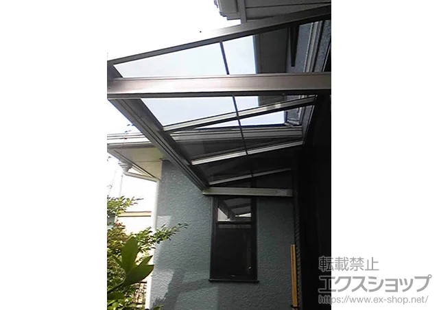 鹿児島県鹿児島市のLIXIL リクシル(トステム)のテラス屋根 ライザーテラスII F型 ルーフタイプ 単体 積雪〜20cm対応 施工例