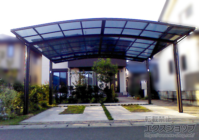 栃木県小山市のLIXIL リクシル（トステム）のカーポート カーブポートシグマIII ワイド 積雪〜20cm対応 施工例