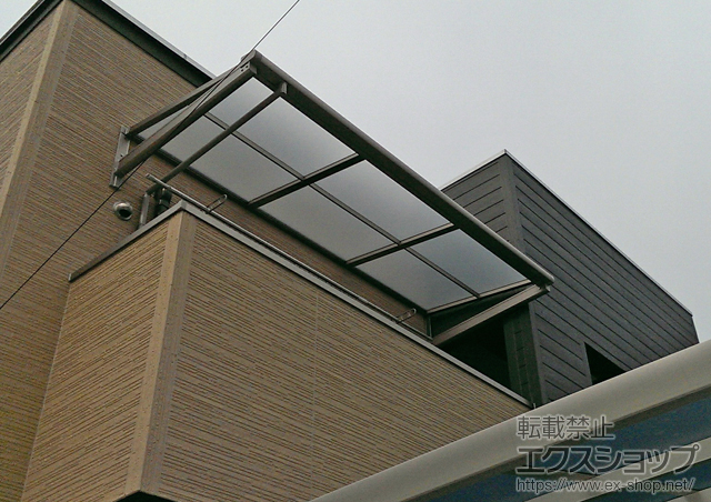 愛知県北名古屋市のLIXIL リクシル（トステム）のバルコニー・ベランダ屋根 ライザーテラスII F型 ルーフタイプ 単体 積雪〜20cm対応 施工例