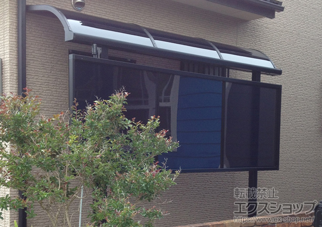 兵庫県高砂市のLIXIL リクシル（トステム）のテラス屋根 ライザーテラスII R型 テラスタイプ 単体 積雪〜20cm対応+前面スクリーン 施工例