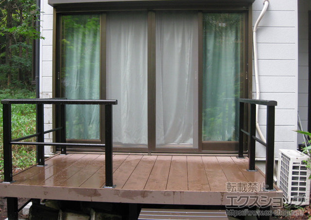 栃木県那須塩原市ののウッドデッキ リウッドデッキ200+シンプルモダンデッキフェンス8型 ＜横格子1本タイプ＞ 施工例