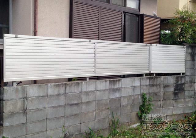 京都府向日市ののフェンス・柵 レスティナフェンス7型 横目隠し 自由柱施工 施工例