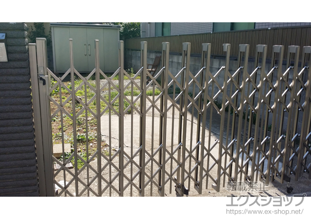 千葉県柏市ののカーゲート アルシャインII PG型R(ペットガード) Aタイプ ノンレール 片開き 390S 施工例