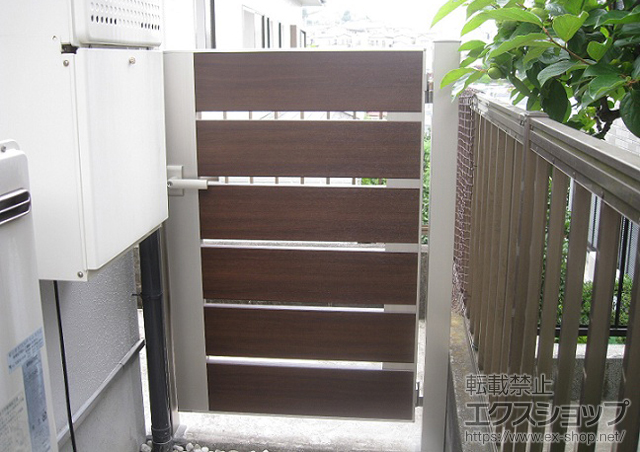 神奈川県横浜市のの門扉 ルシアス門扉BW01型 横スリット 片開き 複合カラー 門柱使用 施工例