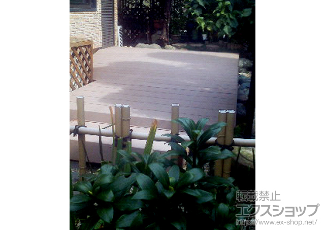 東京都八王子市のLIXIL リクシル（トステム）のウッドデッキ レストステージ 幕板納まり＋独立ステップ×1 施工例