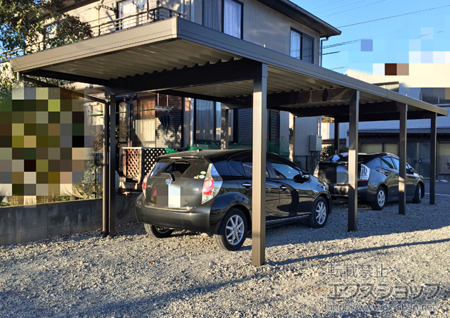 埼玉県秩父郡小鹿野町のLIXIL リクシル（トステム）のカーポート テリオスポートIII 3000 縦連棟 8本柱 積雪〜100cm対応 施工例