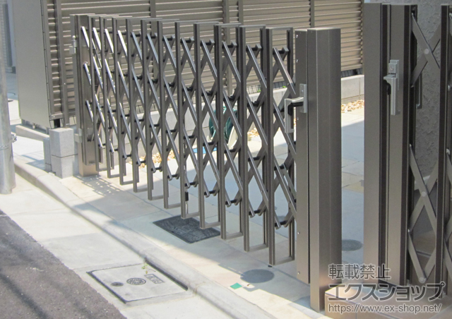 東京都練馬区ののカーゲート アルシャインHG ノンキャスター 片開き マテリアルカラー　280S 施工例