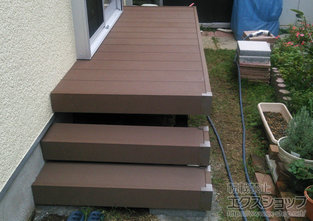 埼玉県さいたま市ののウッドデッキ リウッドデッキ 200+独立式リウッドステップ2型 施工例