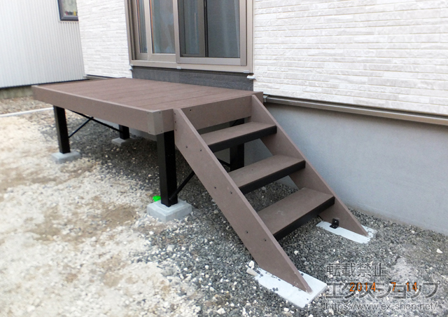 北海道江別市ののウッドデッキ リウッドデッキ 200+ リウッドステップ5型 Hタイプ(3段) 施工例