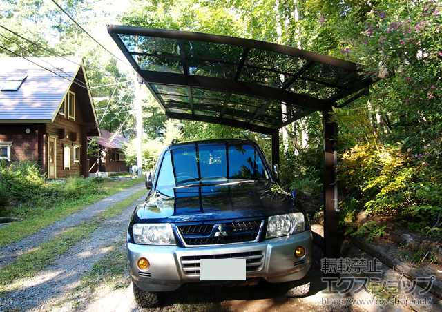 山梨県北杜市ののカーポート レイナポートグラン　積雪〜20cm対応＋着脱式サポート(2本入り） 施工例