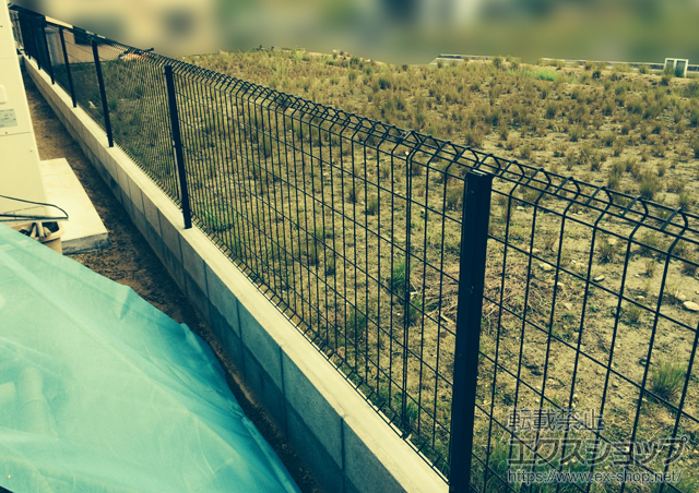 岡山県井原市ののフェンス・柵 イーネットフェンス1F型 自由柱施工 施工例