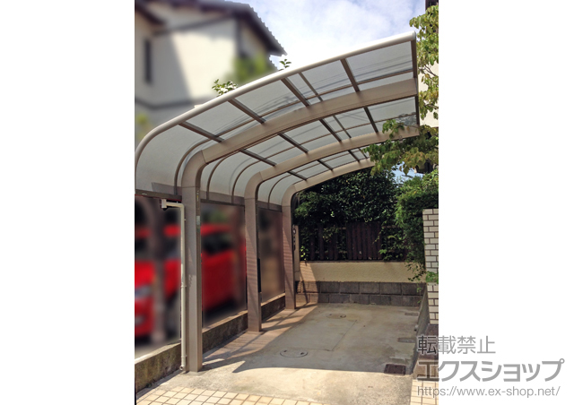 神奈川県横浜市ののカーポート エクオーレＺ　積雪〜50?+サポートセット(着脱式)　H22+竿掛けセット(２コ１組)+柱ガード(１本入り) 施工例