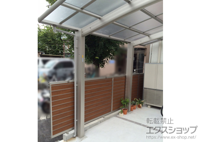 大阪府大阪市ののフェンス・柵 ルシアスフェンスF02型 横目隠し 木調カラー 自由柱仕様 施工例