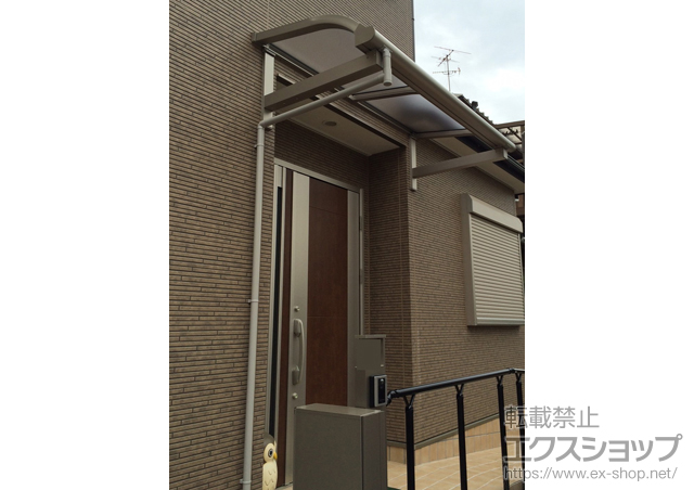 大阪府松原市ののテラス屋根 ヴェクターテラス R型 ルーフタイプ 単体 積雪〜20cm対応+吊り下げ式物干し 施工例