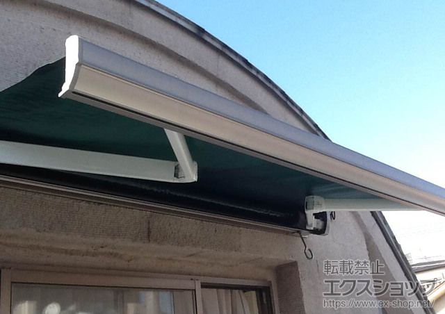 東京都目黒区のLIXIL リクシル（トステム）のオーニング・日よけ 彩風C型 手動式 施工例