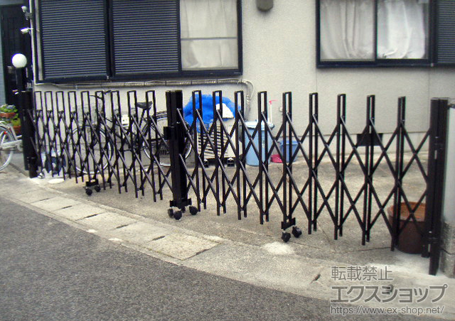 京都府京都市ののカーゲート トリップゲート RA型 ノンレール 両開き 60W(30S＋30M) 施工例