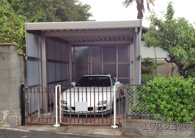 兵庫県神戸市のLIXIL リクシル（トステム）のカーポート テリオスポートIII 900 角柱4本 積雪〜30cm対応＋サイドパネル ポリカ3面囲い 施工例