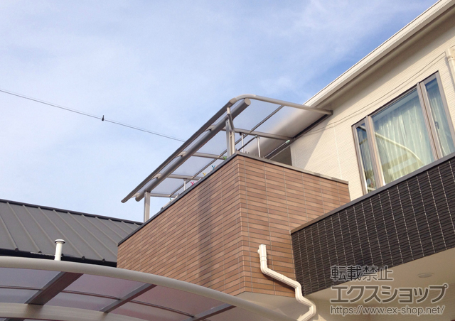 大阪府泉佐野市ののバルコニー・ベランダ屋根 ヴェクターテラス R型 屋根タイプ 単体 積雪〜20cm対応 施工例