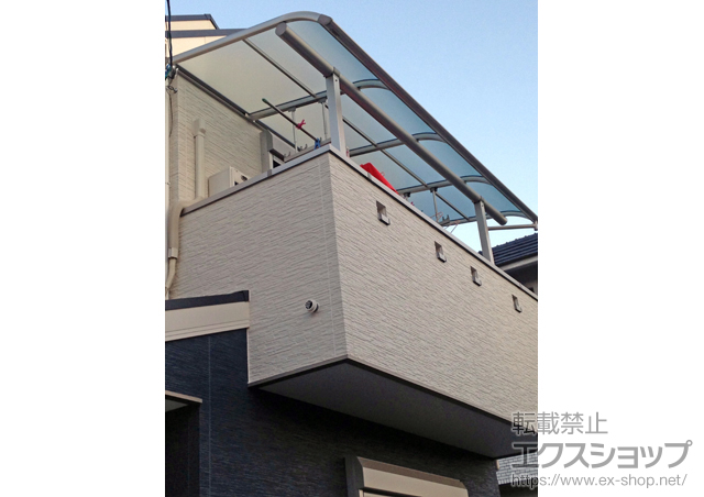 京都府京都市ののバルコニー・ベランダ屋根 ヴェクターテラス R型 屋根タイプ 単体 積雪〜20cm対応+吊り下げ式物干し（2本入り） 施工例