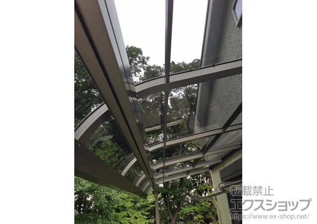埼玉県川越市のLIXIL リクシル（トステム）のバルコニー・ベランダ屋根 ライザーテラスII R型 屋根タイプ 単体 積雪～20cm対応 施工例