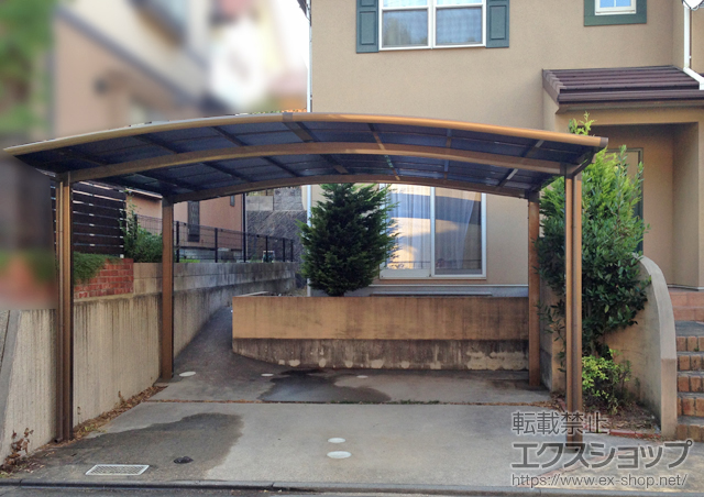 広島県広島市のLIXIL リクシル（トステム）のカーポート カーブポートシグマIII ワイド 積雪〜20cm対応 施工例